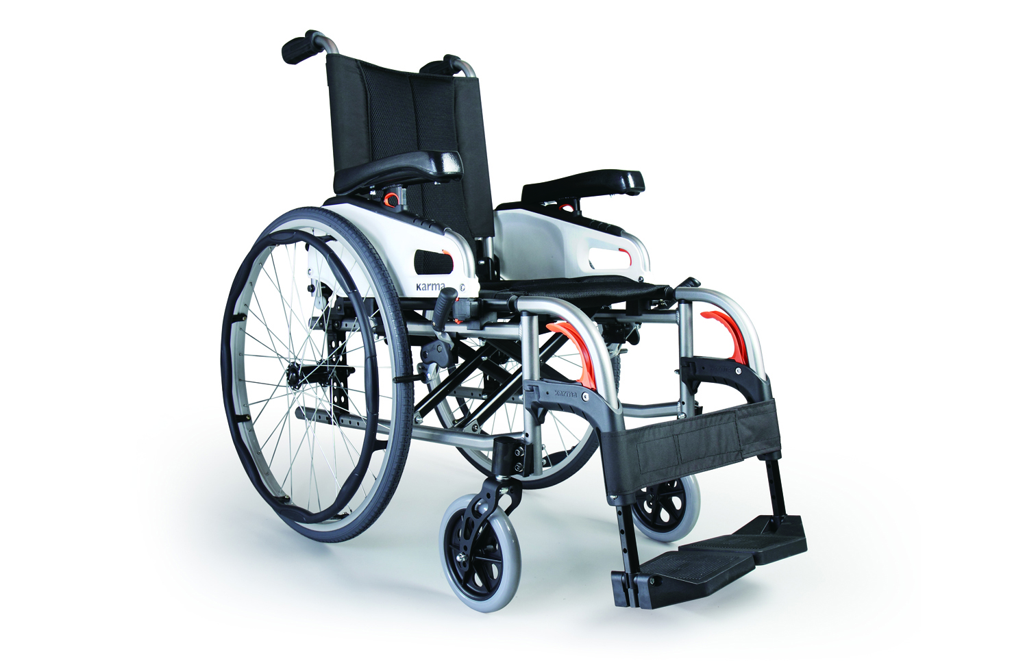 Cadeira de rodas manual preta, com travões vermelhos, vista de perfil