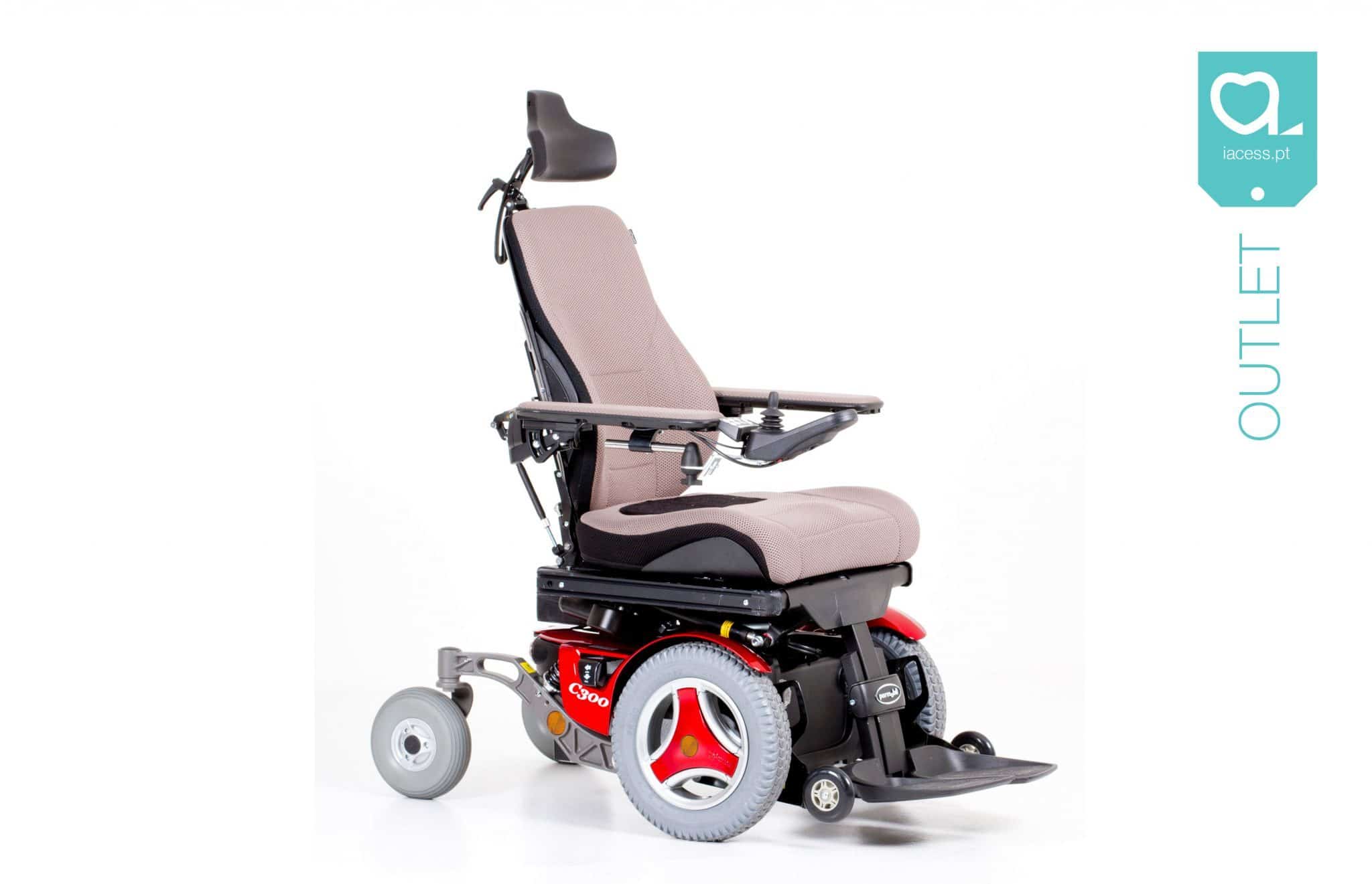 Cadeira de rodas elétrica vermelha