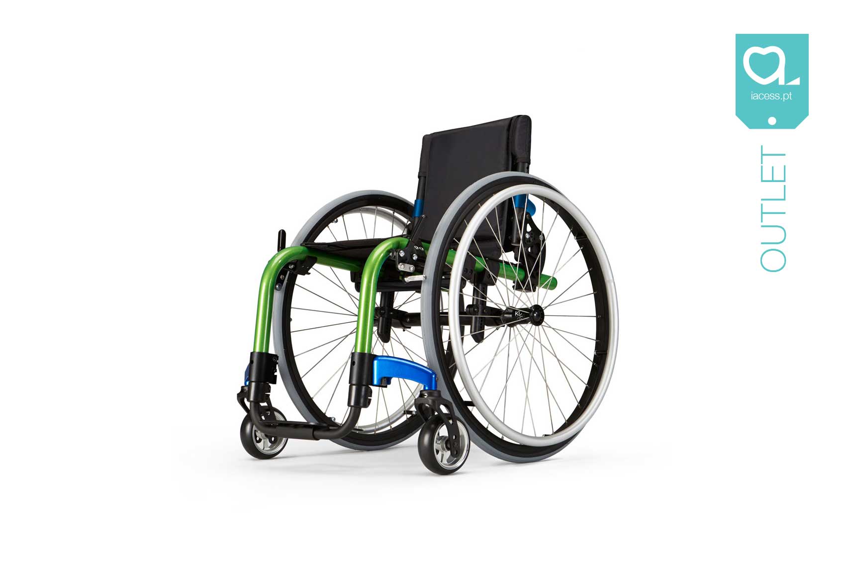 Cadeira de rodas com estrutura verde