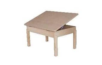 Mesa com tampo aberto vista de perfil