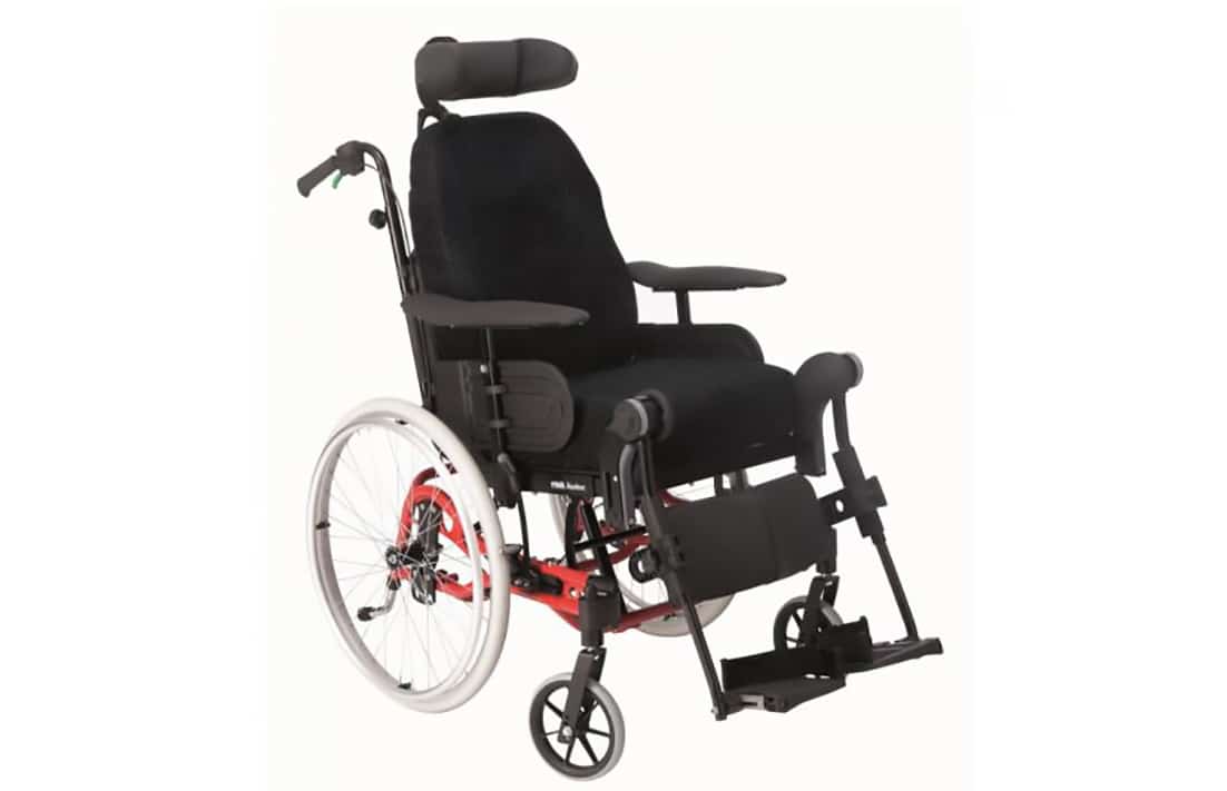 Cadeira de rodas manual vermelha