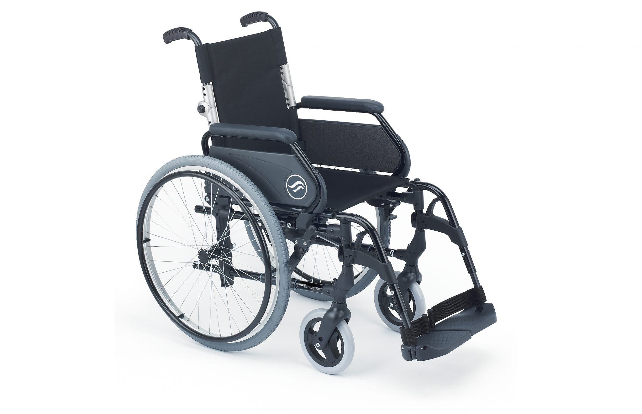 300p-preto Cadeira de rodas manual preta, com vista de perfil.