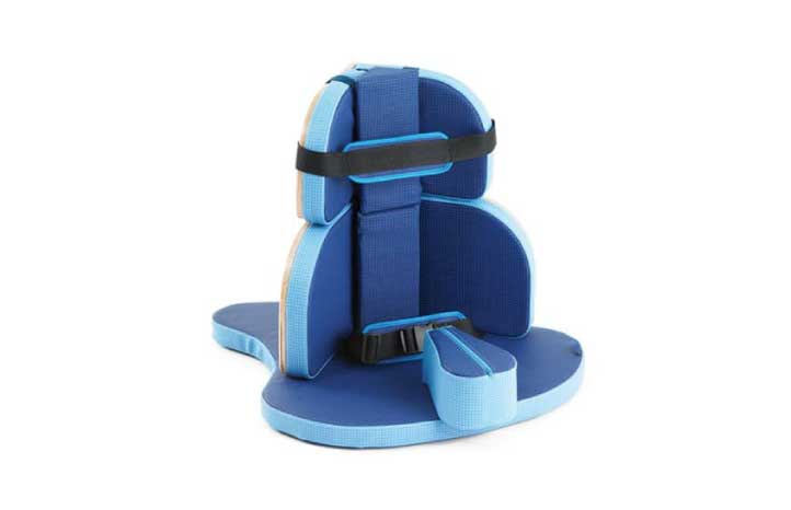 Corner seat, tam.1 - Assento de canto tamanho 1, com bloco abdutor cinto pélvico e faixa de tronco. indicado para crianças com 6 meses a 2 anos. Permite que a criança obtenha uma ótima postura sentada e um maior conforto.