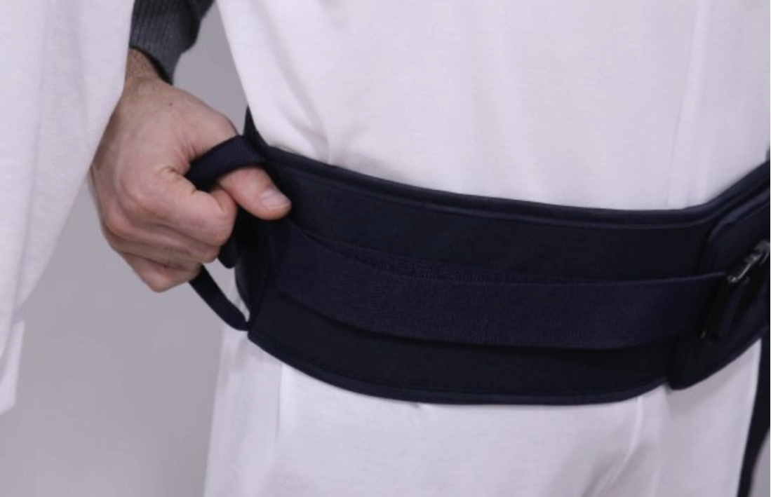 Transfer de cintura da Geritex, de tamanho universal, de interação tecnico de saúde-paciente, para auxiliar a marcha e pequenas deslocações do utilizador.